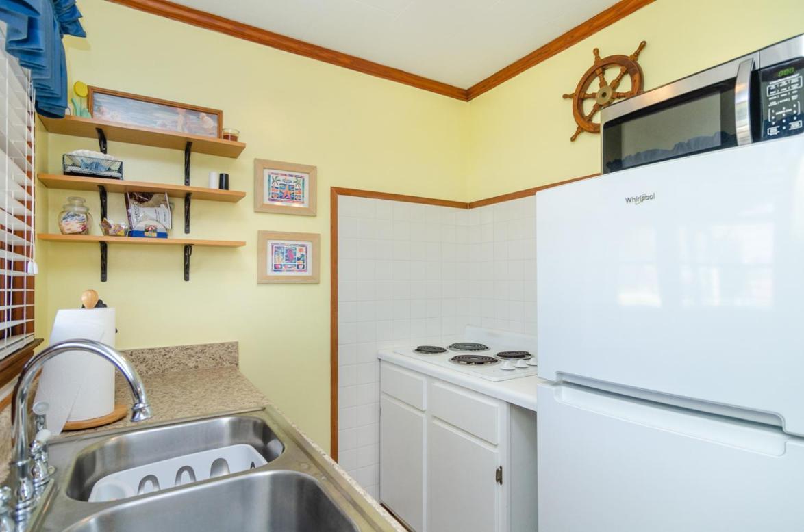 The Pelican Hidden Treasure Inn Room 2 By Bryant Real Estate Kure Beach Dış mekan fotoğraf